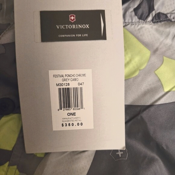 New With Tags! Victorinox One Size Unisex Chrome Grey Camo Poncho - Picture 3 of 7